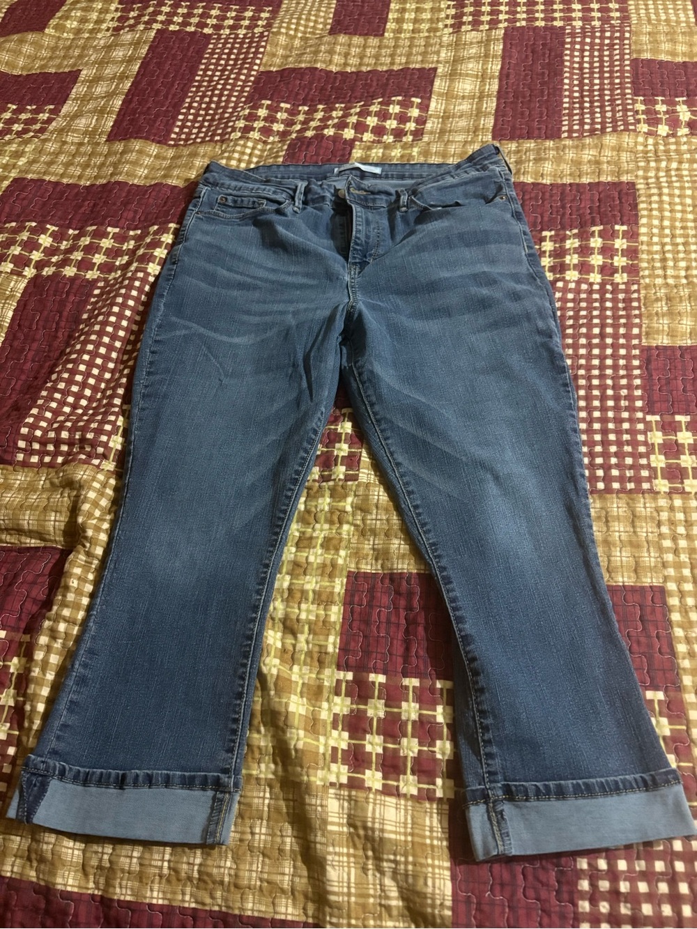 Signature by Levi Strauss Cropped Blue Denim Jeans